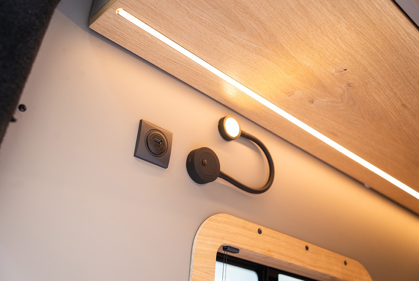 Offtrack Sprinter Six Line – Leselampe und USB-Anschluss